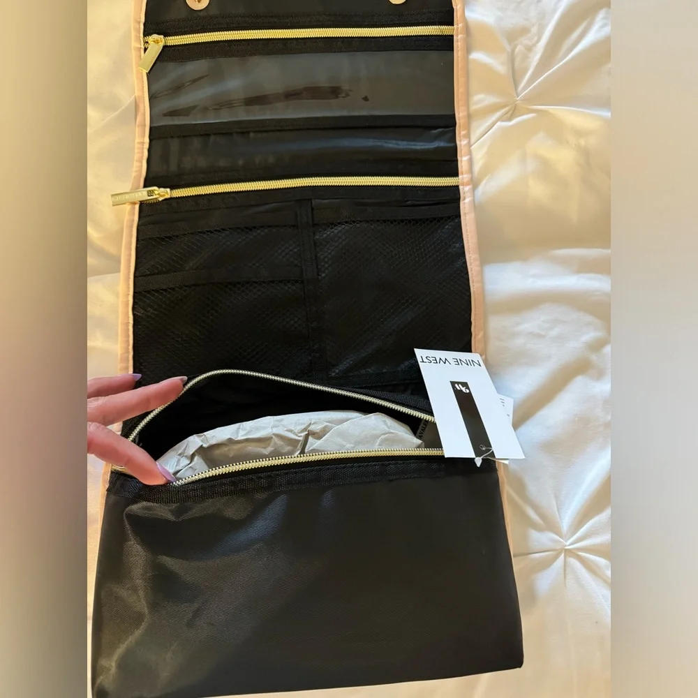 Nine West hanging travel organizer